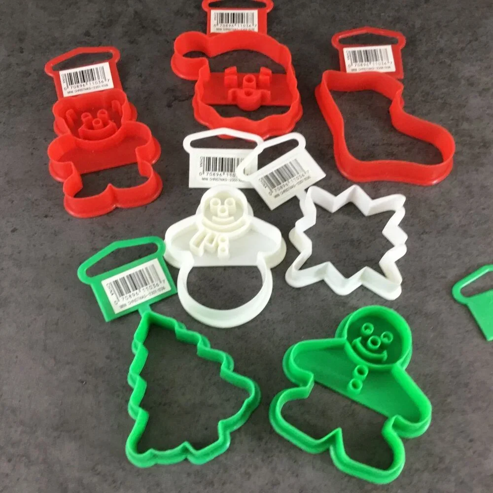 Wilton Mini Christmas Cookie Cutters Set Of 7 Plastic Shapes Bear Santa Tree Sno